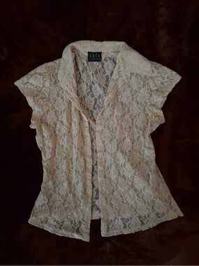 JKLA Lace Short-Sleeve Button Front Blouse in Cream